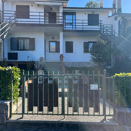 Il Rifugio Di Carmine Apartment Кастел ди Сангро Екстериор снимка